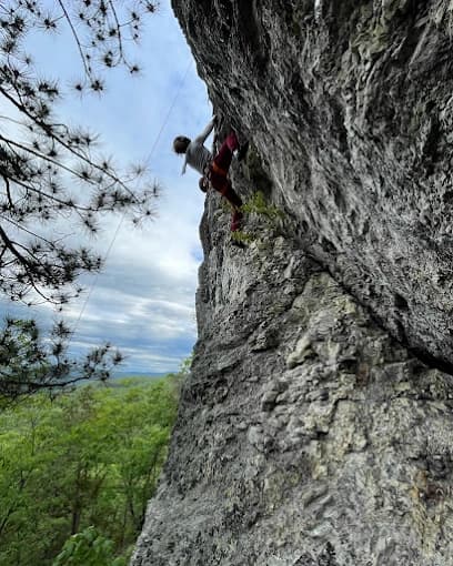 Rumney Rocks Climbing - Gem Hunter Crag