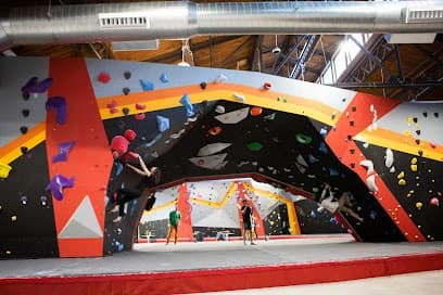 FA Climbing Station Square