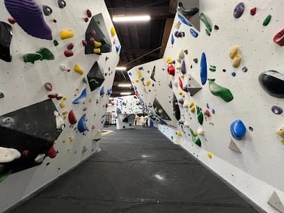 The Stronghold Climbing Gym - Los Angeles