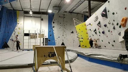 Stratus Climbing