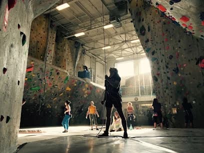 Rock Spot Climbing: Peace Dale